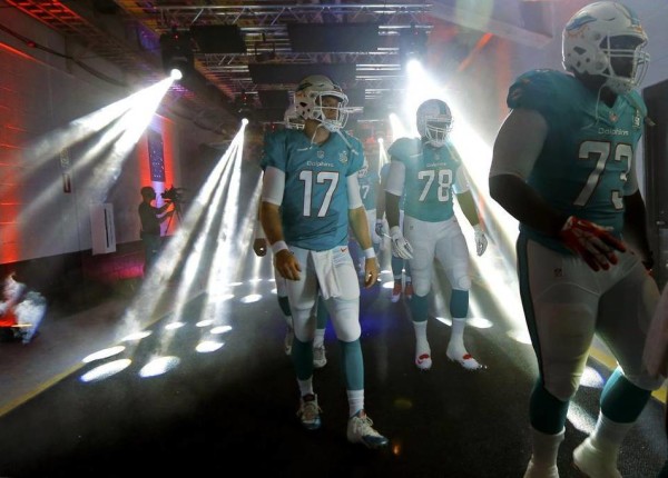 960 Dolphins vs Atlanta 083