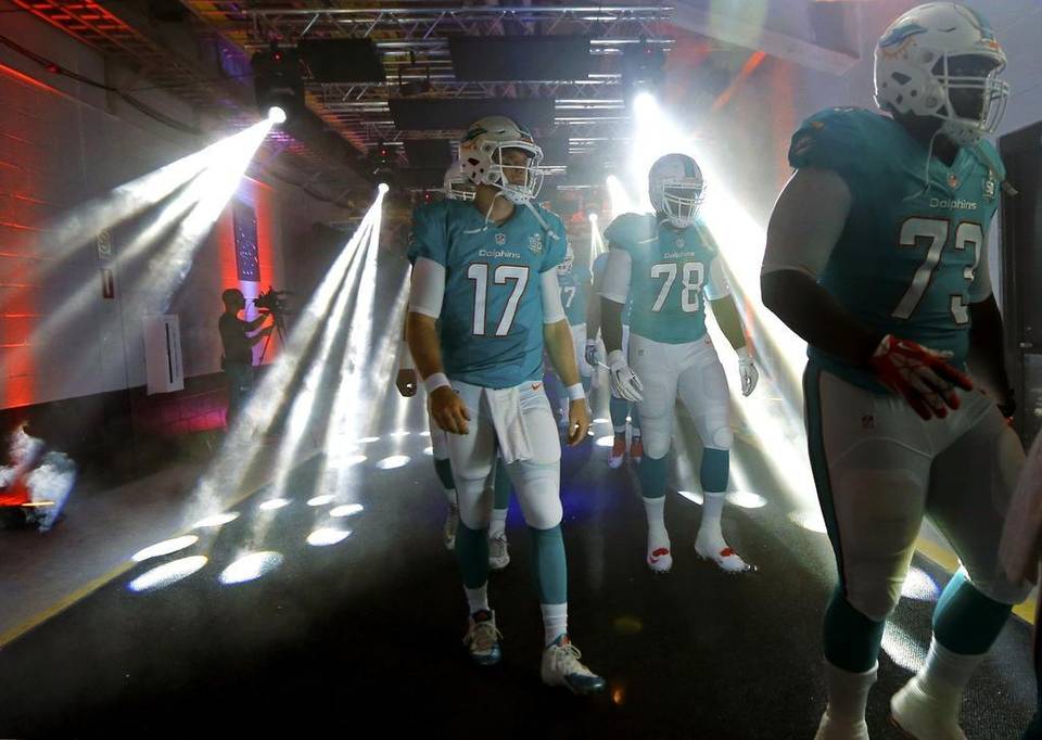 960 Dolphins vs Atlanta 083